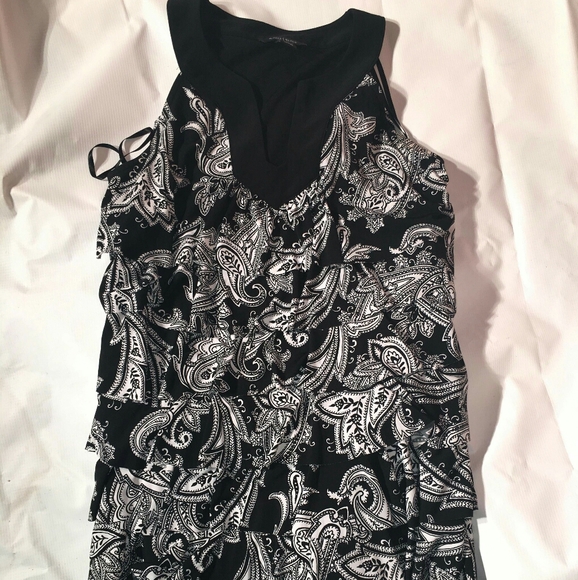 Black and White Paisley Patterned Ruffle Dress - Picture 2 of 7